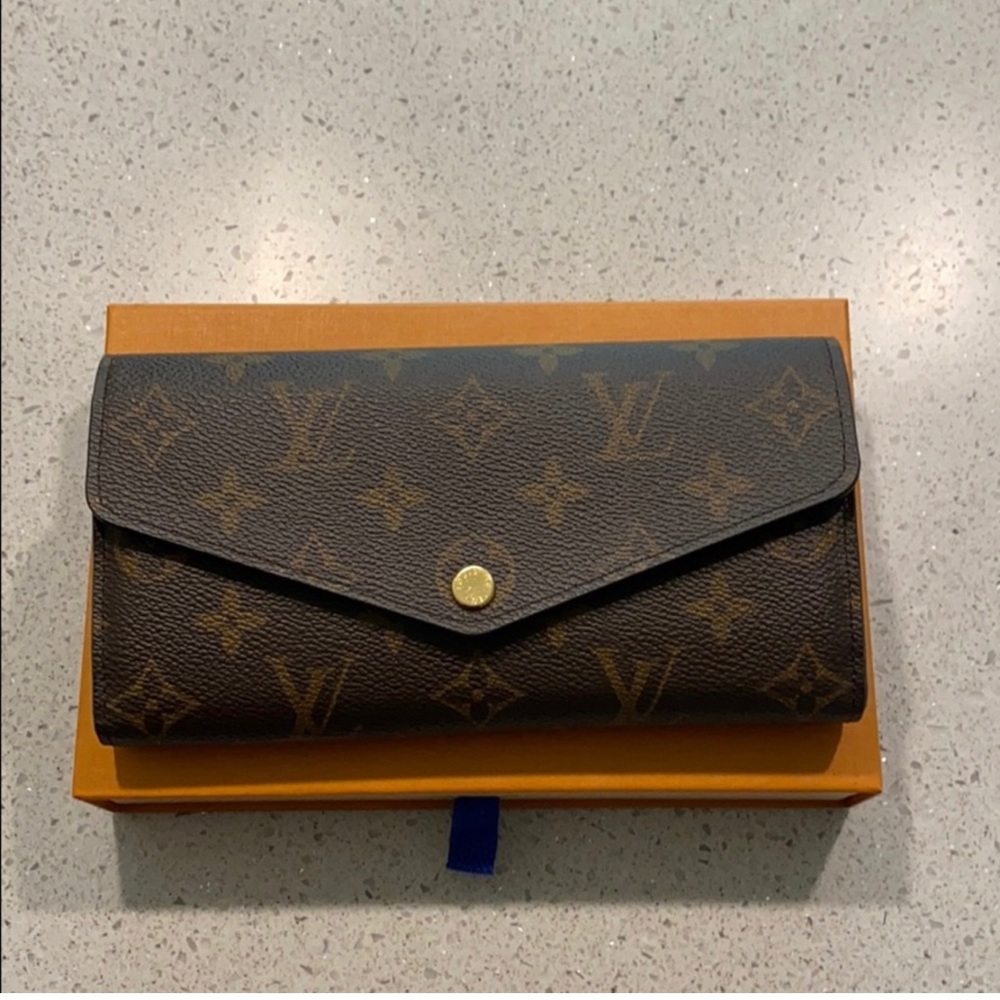 Louis Vuitton Sarah Wallet